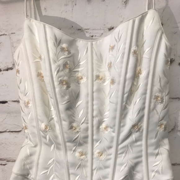 David's Bridal Dresses & Skirts - HP 👗🎉🌟David’s Bridal Wedding Gown 9173 Size 6